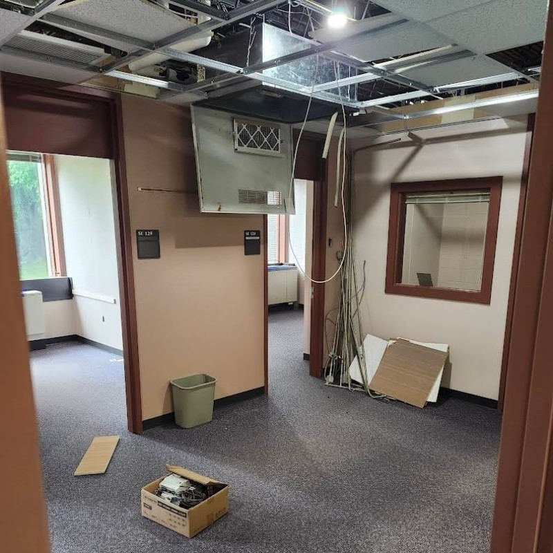 Roger Williams University School of EngineeringSelective Demolition and Asbestos Abatement