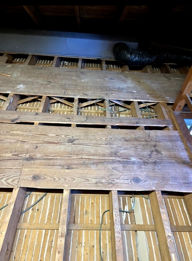 vermiculite insulation removal from residential attic in concord, MA