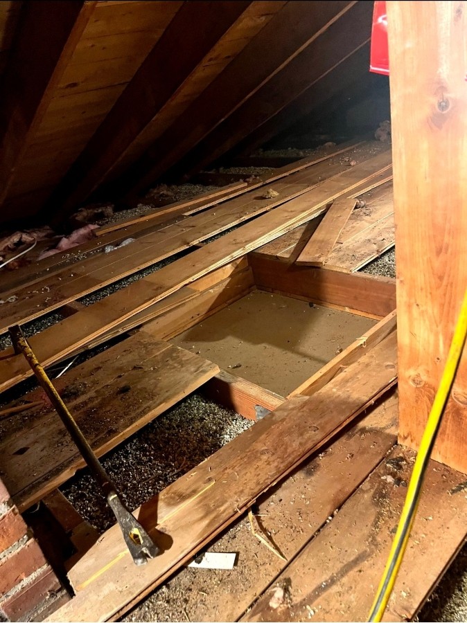 vermiculite insulation removal from residential attic in concord, MA