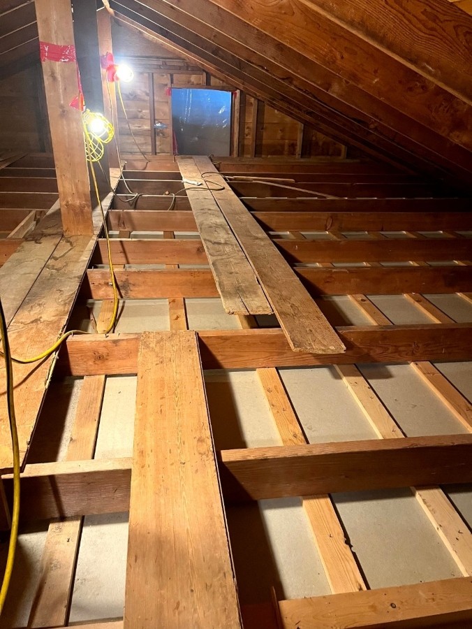 vermiculite insulation removal from residential attic in concord, MA